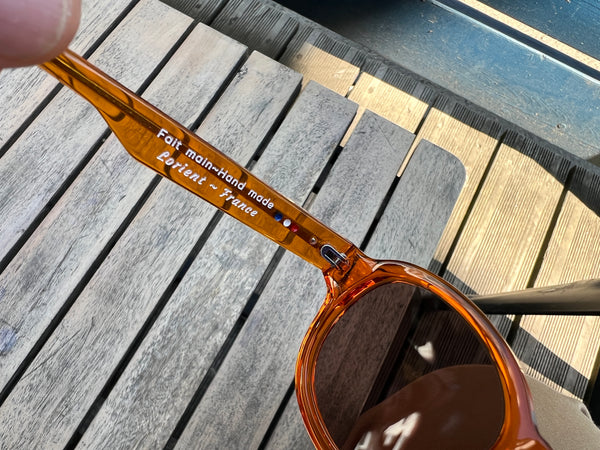 Paire de lunettes de soleil Je dévore ma Bretagne