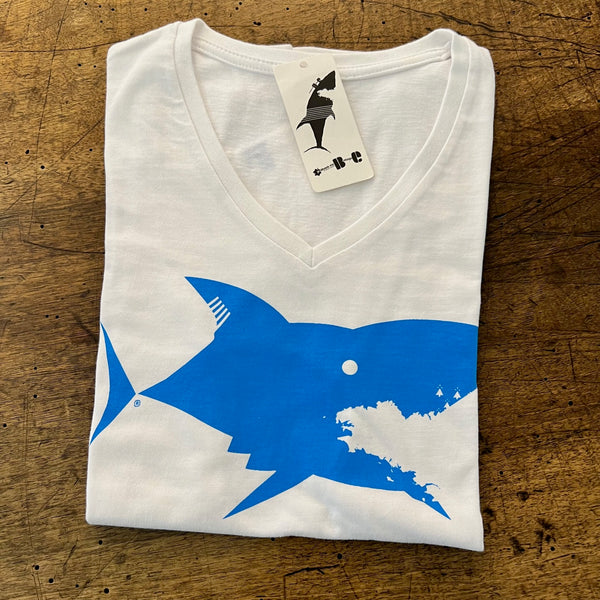 T-SHIRT BLANC REQUIN BLEU OCÉAN - FEMME - COL V